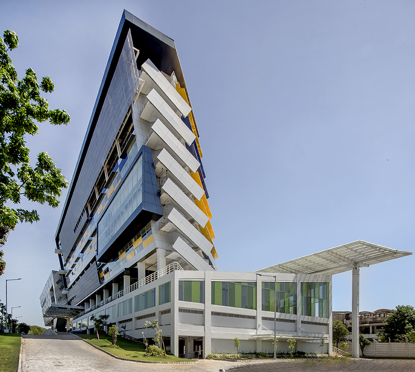 Petra University | Alucobond®