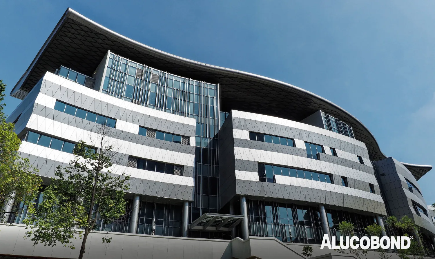 <strong>Project name</strong>: Bank Negara | <strong>Location</strong>: Kuala Lumpur, Malaysia | <strong>Product</strong>: ALUCOBOND® PLUS 4mm | <strong>Architect</strong>: GDP Architects | <strong>Fabricator/Installer</strong>: (a) Dongfang Taiyang Construction Sdn Bhd (b) Tycotech Aluminium Sdn Bhd | <strong>Colour</strong>: Custom Colour - Sparkle Elite 4082 | <strong>Completed year</strong>: 2019